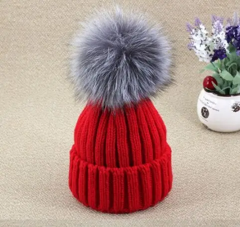 Красный KNB015 Съемный натуральный из меха черно-бурой лисицы, Pom poms мяч зимняя теплая вязаная шерстяная шапочка вязаная шапка с помпоном из шерсти с меховыми помпонами Skullies Для женщин - Цвет: Красный