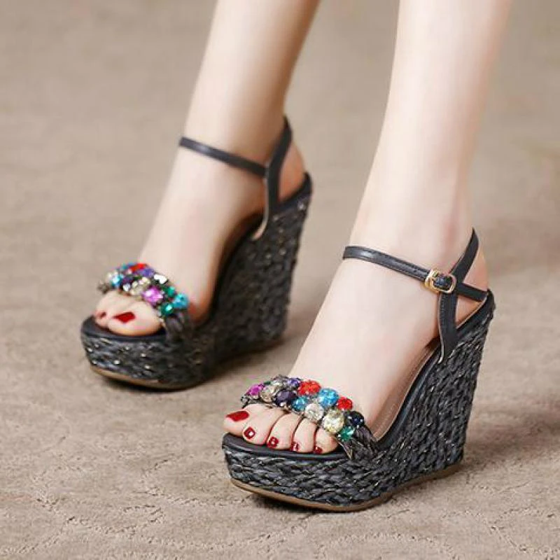 

Летние Новые сандалии на танкетке, богемные туфли на высоком каблуке и платформе, женская обувь из искусственной кожи, роскошные сандалии