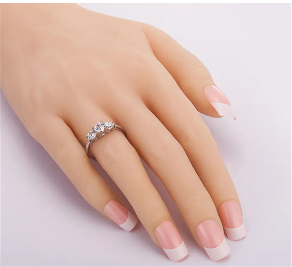 New Silver White Zircon Engagement Ring Female Round Geometry AAA Zircon Crystal Romantic Wedding Ring Party Gift