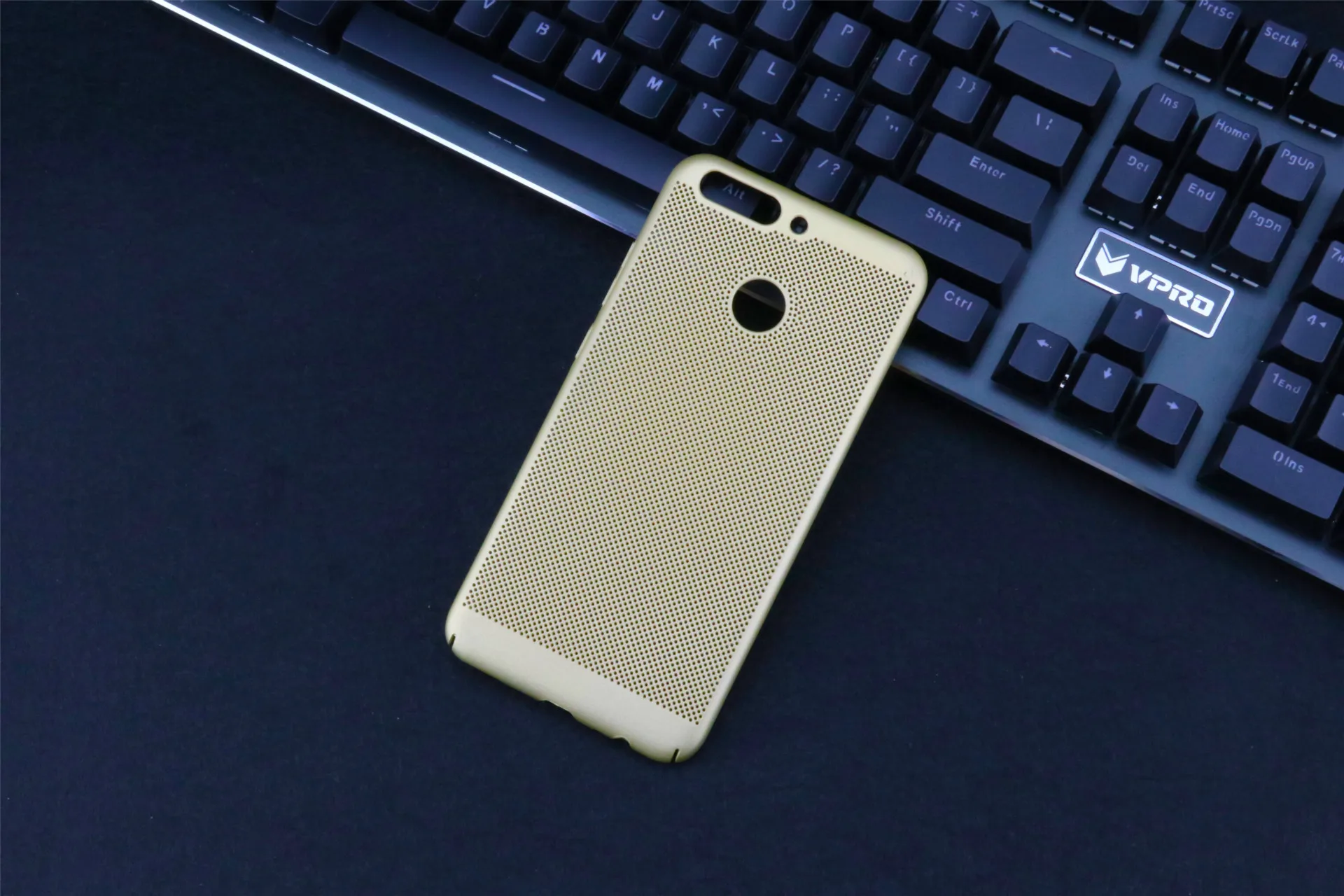 Luxury Hard Plastic Case For Huawei Honor 10 lite V10 V9 9 Mobile Phone Cover with Grid heat dissipation function |