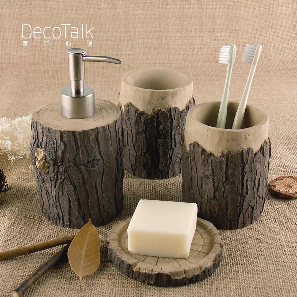 Набор аксессуаров для ванной комнаты из смолы Deco Talk 4 шт. сосновые орехи ствол