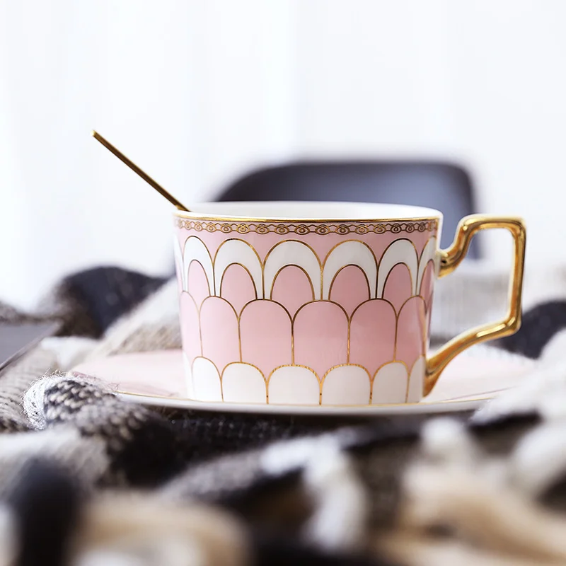 Розовый Kahve fincan takimlari tazas de ceramica creativas чайные чашки и блюдца набор кофейных чашек бардак фарфор kubek tasse copos taza - Цвет: Розовый