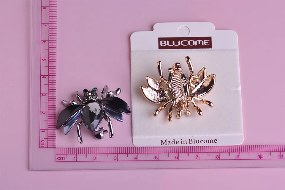 Blucome зеленая эмаль комаров Броши серая Капля воды Кристалл мух Броши Gunblack цветные значки для вечерние платья шляпу ювелирные изделия