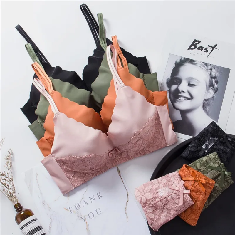 Комплект нижнего белья с цветочной вышивкой и глубоким V образным