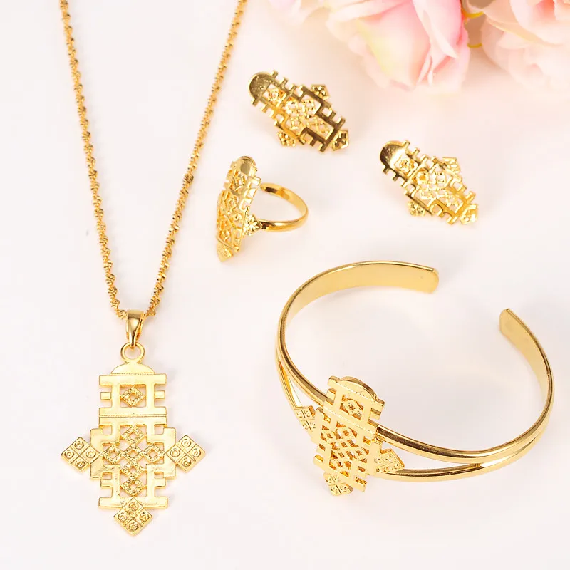 Комплект ювелирных изделий с подвеской в виде крестиков бангруи золото серьги