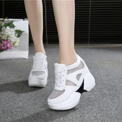 Повседневная обувь на платформе и высоком каблуке Новинка 2020 года Прямая