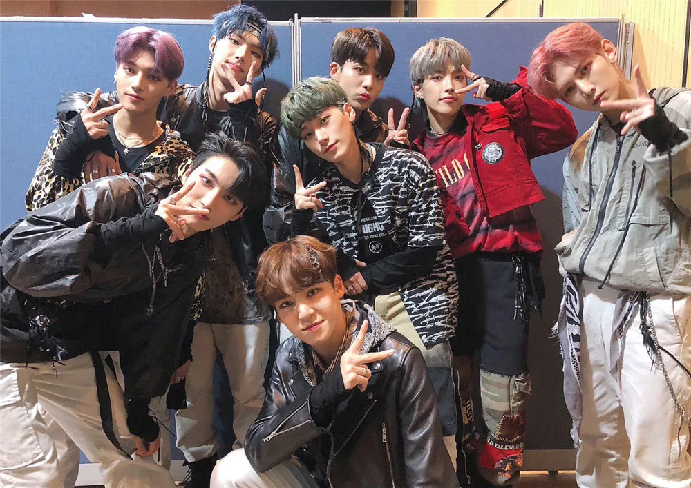 Кофе Ateez музыкальная группа плакаты настенные принты глянцевая бумага украшения спальни дома искусство бренд - Цвет: Кофе