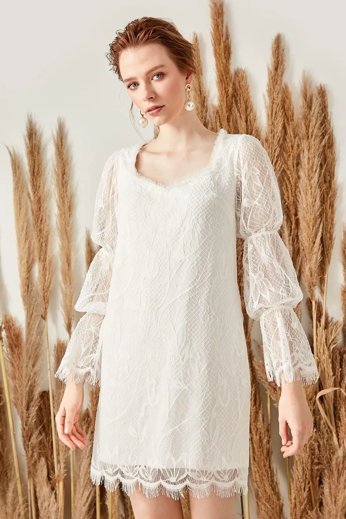 Trendyol экрю с кружевной отделкой TPRSS19BB0241|Женские платья| |