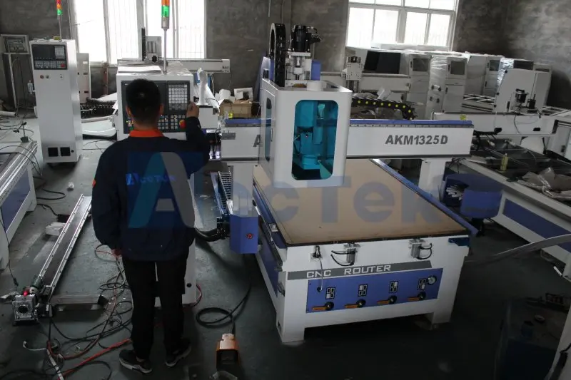 NK260 Syntec controller furniture cabinet door window making atc cnc machine/ wood design router with 10 tool changers | Инструменты