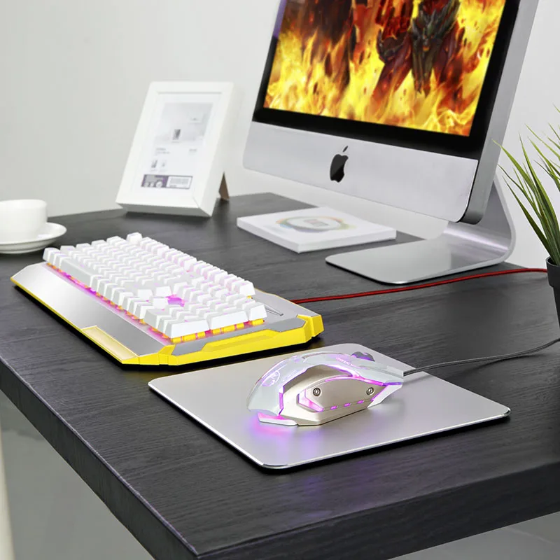 Клавиатуры английский Gaming Keyboard 104 клавиш клавиатура с подсветкой