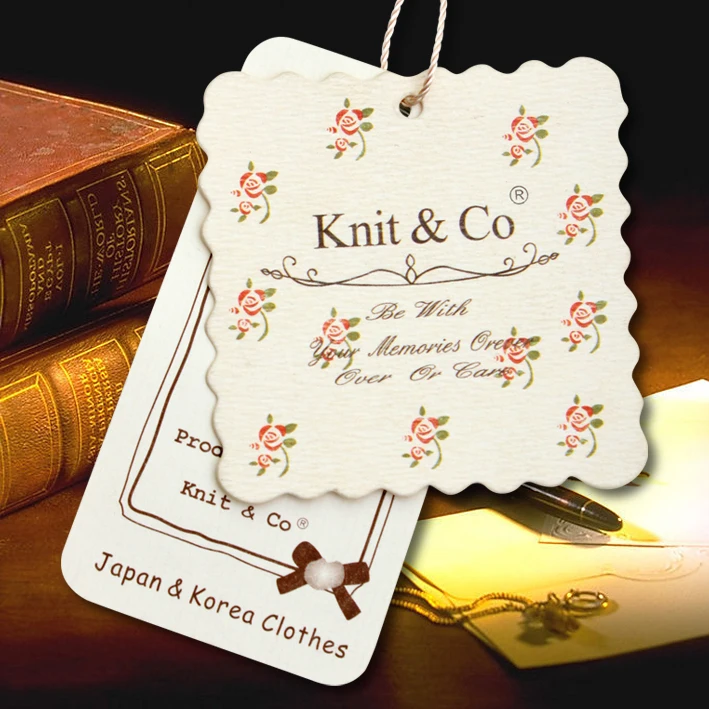 

Custom clothes dress hang tag 300gsm paper board garment swing hanging tags personal label tags jewelry bags clothes