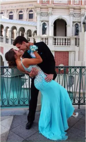 Небесно Голубое Сверкающее платье для выпускного вечера с v образным вырезом топ