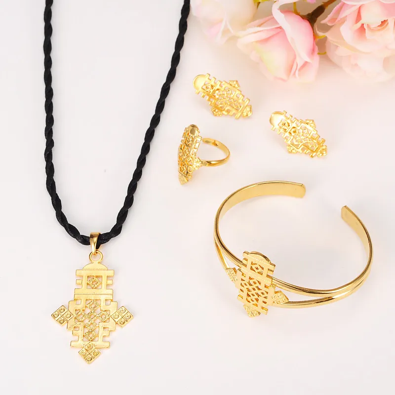 Комплект ювелирных изделий с подвеской в виде крестиков бангруи золото серьги