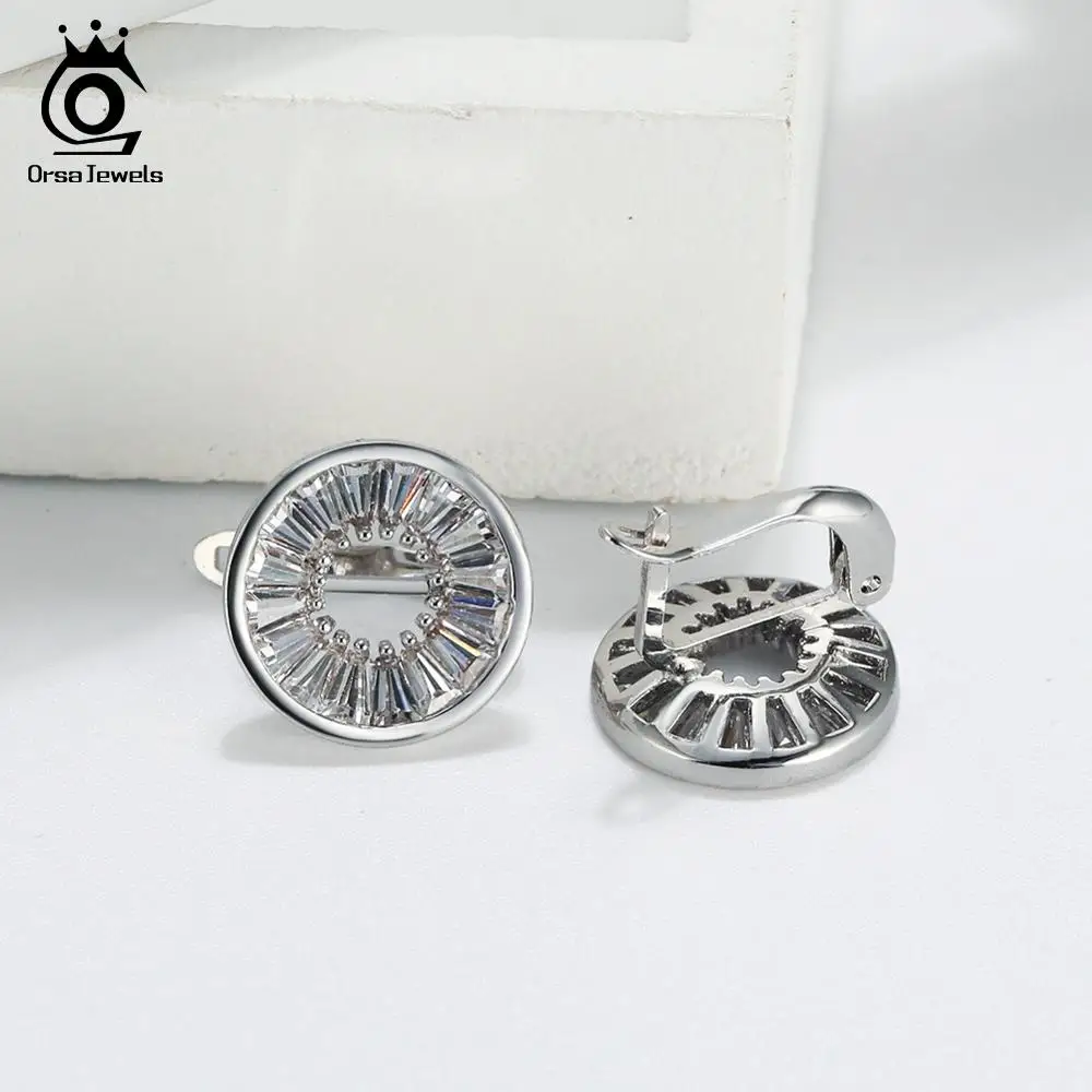ORSA JEWELS серебряные серьги-гвоздики для женщин круглой формы полые Дизайн AAA кубический циркон маленькие модные серьги девушки ювелирные изделия OE184