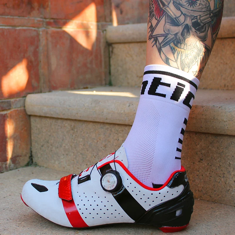 Santic Велоспорт Носки Мужчины Женщины Анти пот Спорт На Открытом Воздухе Запуск