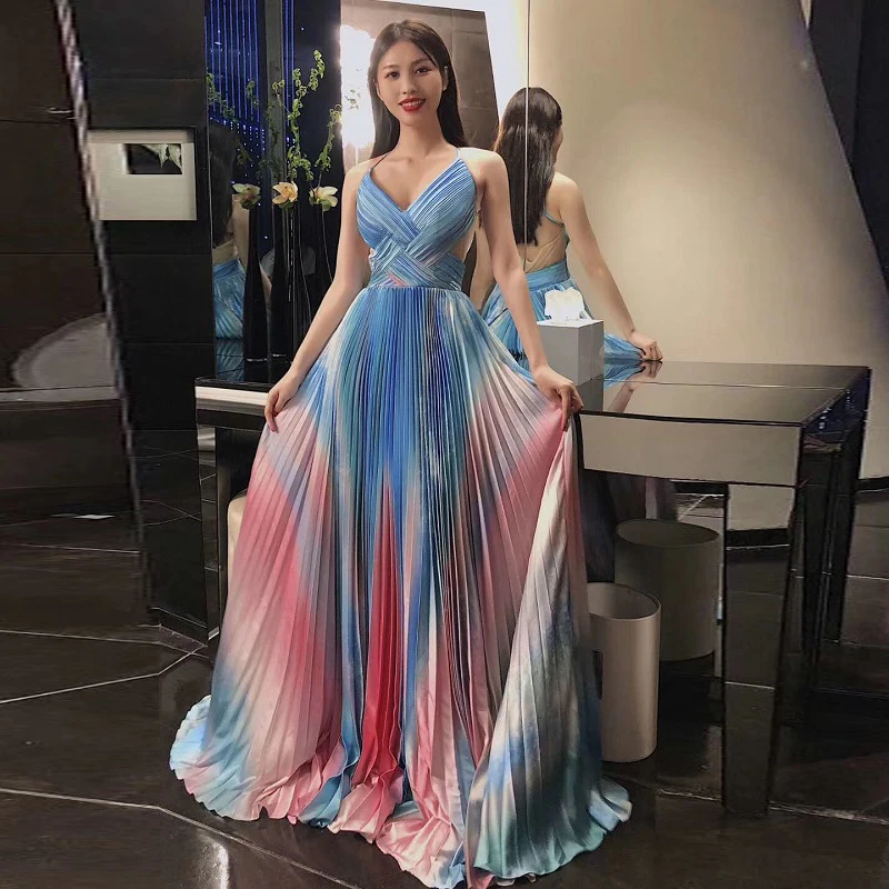 Женское нейлоновое платье макси на бретелях элегантное белое с V образным