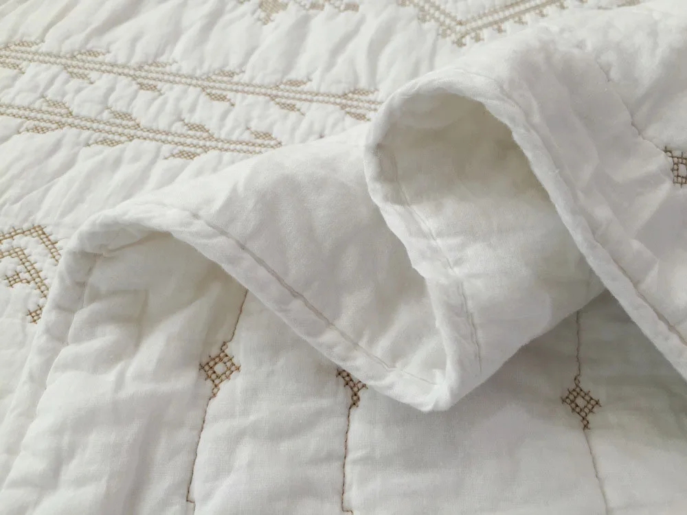 CHAUSUB качество вышивка Стёганое одеяло набор 3 шт. хлопок одеяло s покрывало ed покрывало наволочка King размер покрывало белое