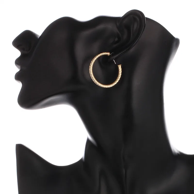 Женские круглые серьги кольца вечерние из сплава ювелирные изделия