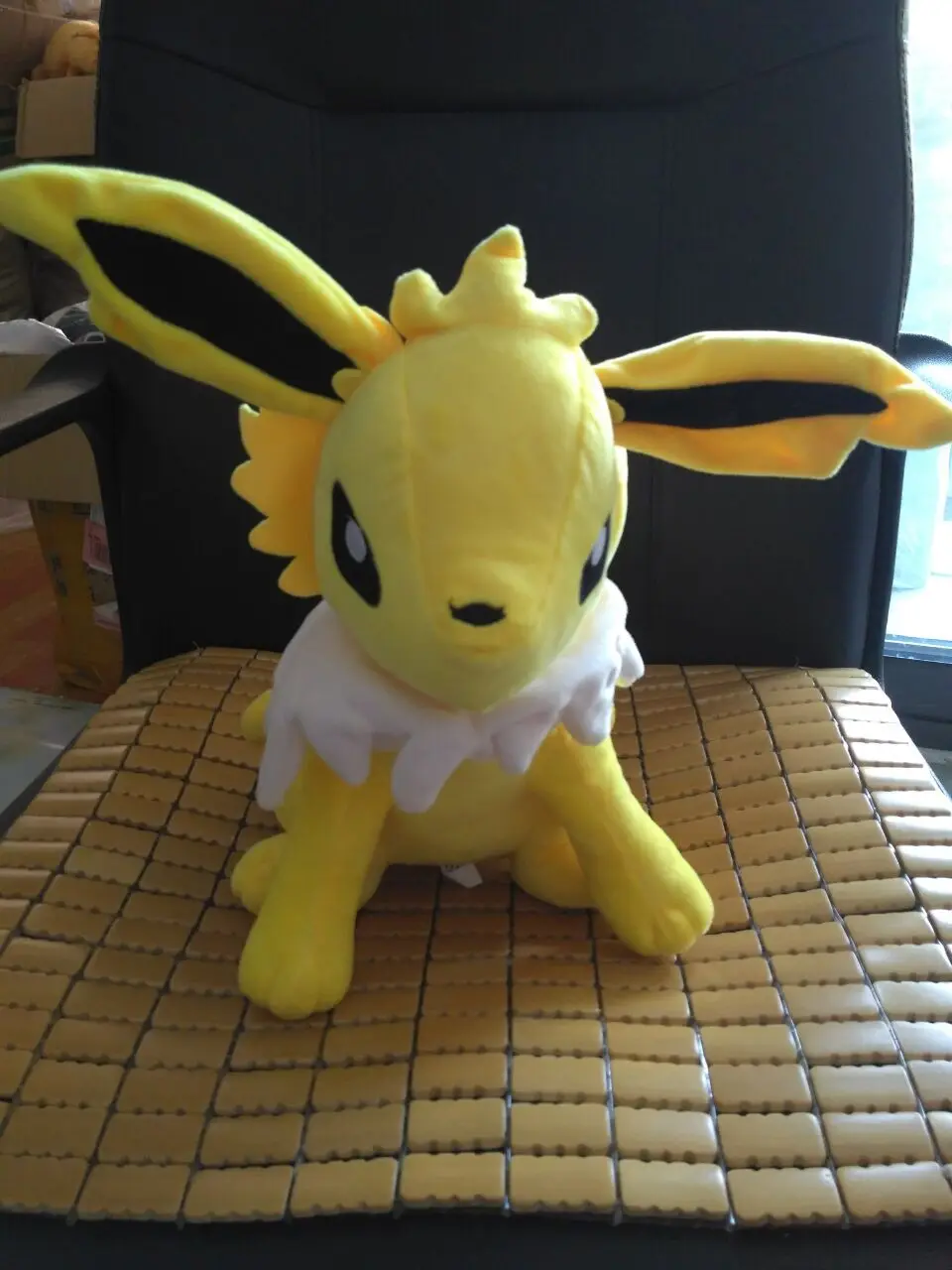 Большой 30 см аниме приседание Eevee плюшевая игрушка Jolteon Мягкая кукла
