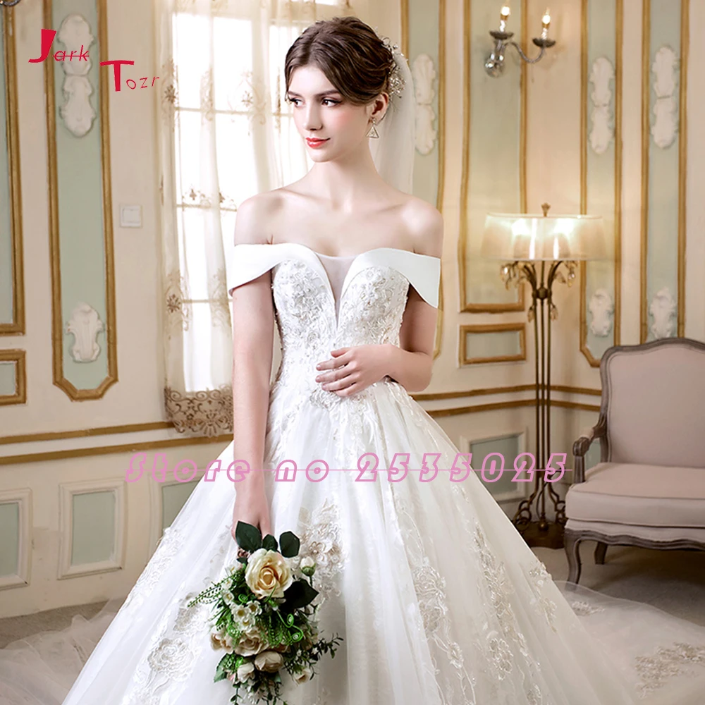 Белое свадебное платье с вуалью винтажное расшитое блестками и бисером Vestido de Noiva
