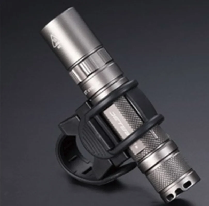 Держатель для велосипедного фонаря вращение на 360 градусов универсальный | Спорт