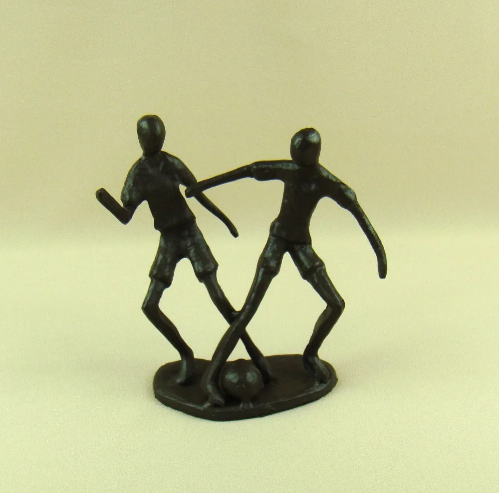 Абстрактный чугунный футбольный плеер миниатюрная модель ручной работы