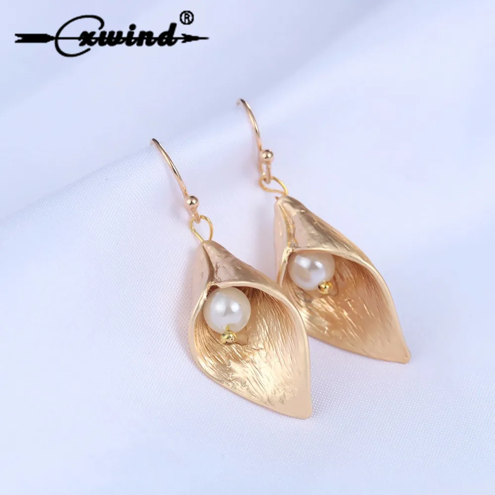 

Cxwind Calla Lily Flower Earrings Wedding Dangle Pearl Long Ethnic Earrings Fashion for women gift Wholesale oorbellen