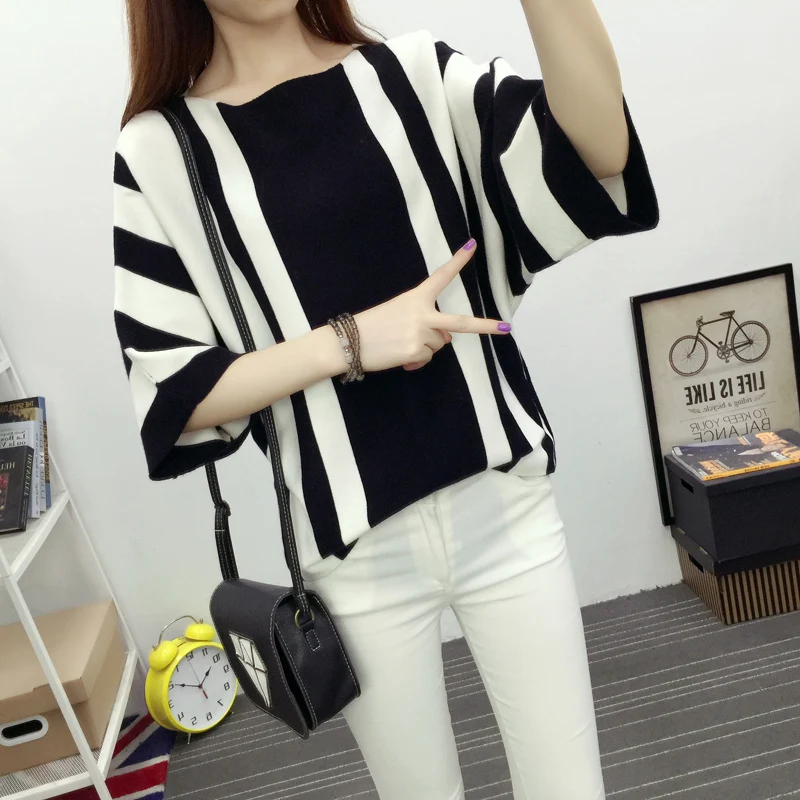 Autumn new women's vertical stripe sweater loose big yards bat sleeve round neck hedging wild female | Женская одежда