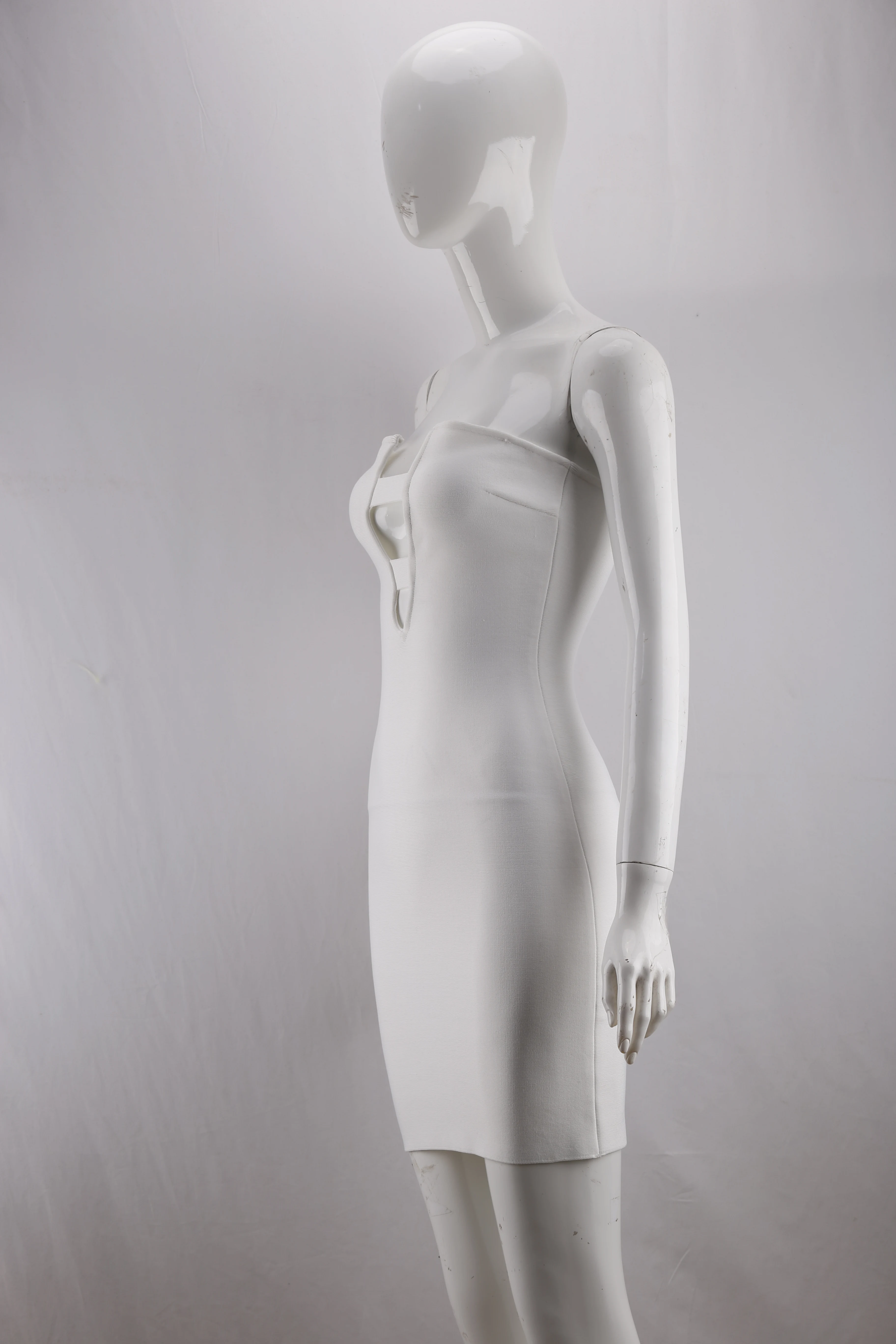 Женское мини-платье с вырезами на груди белое Бандажное платье в европейском и