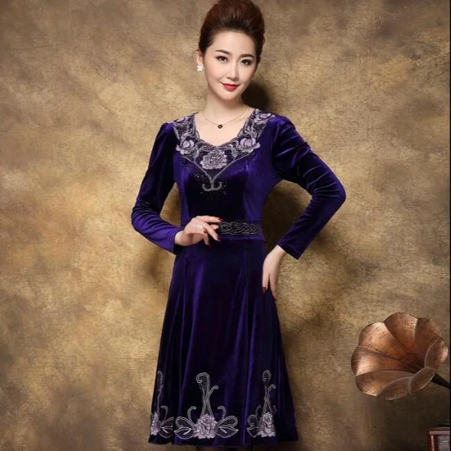 Осеннее вельветовое платье большого размера для женщин среднего и возраста