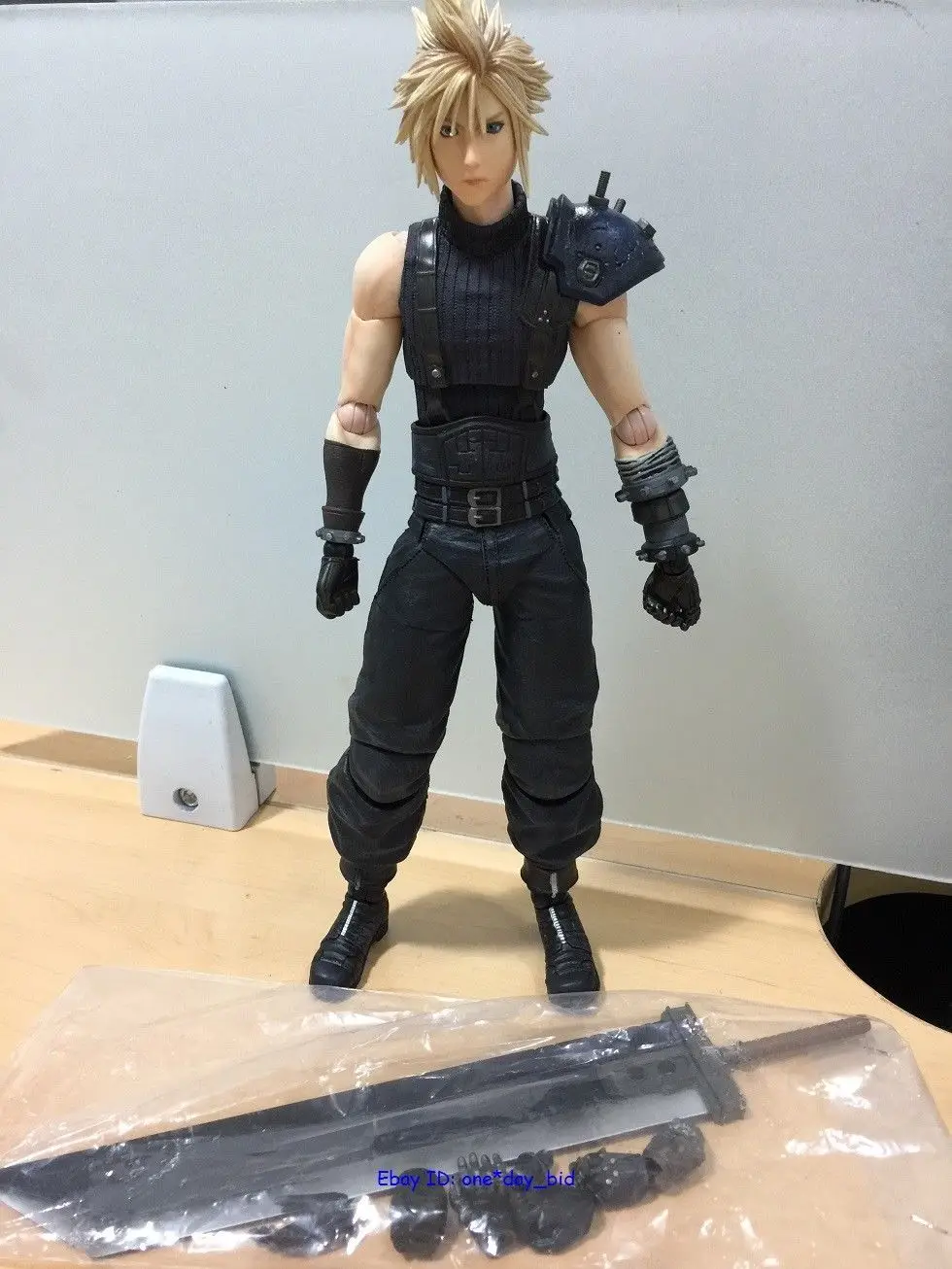 Новый Play Arts Final Fantasy VII Remake Cloud Strife экшн-фигурка без коробки | Игрушки и хобби
