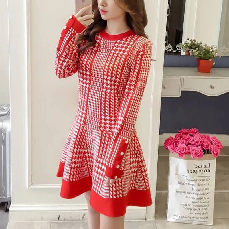 Возможно черное белое Красное вязаное платье с длинными рукавами и пуговицами
