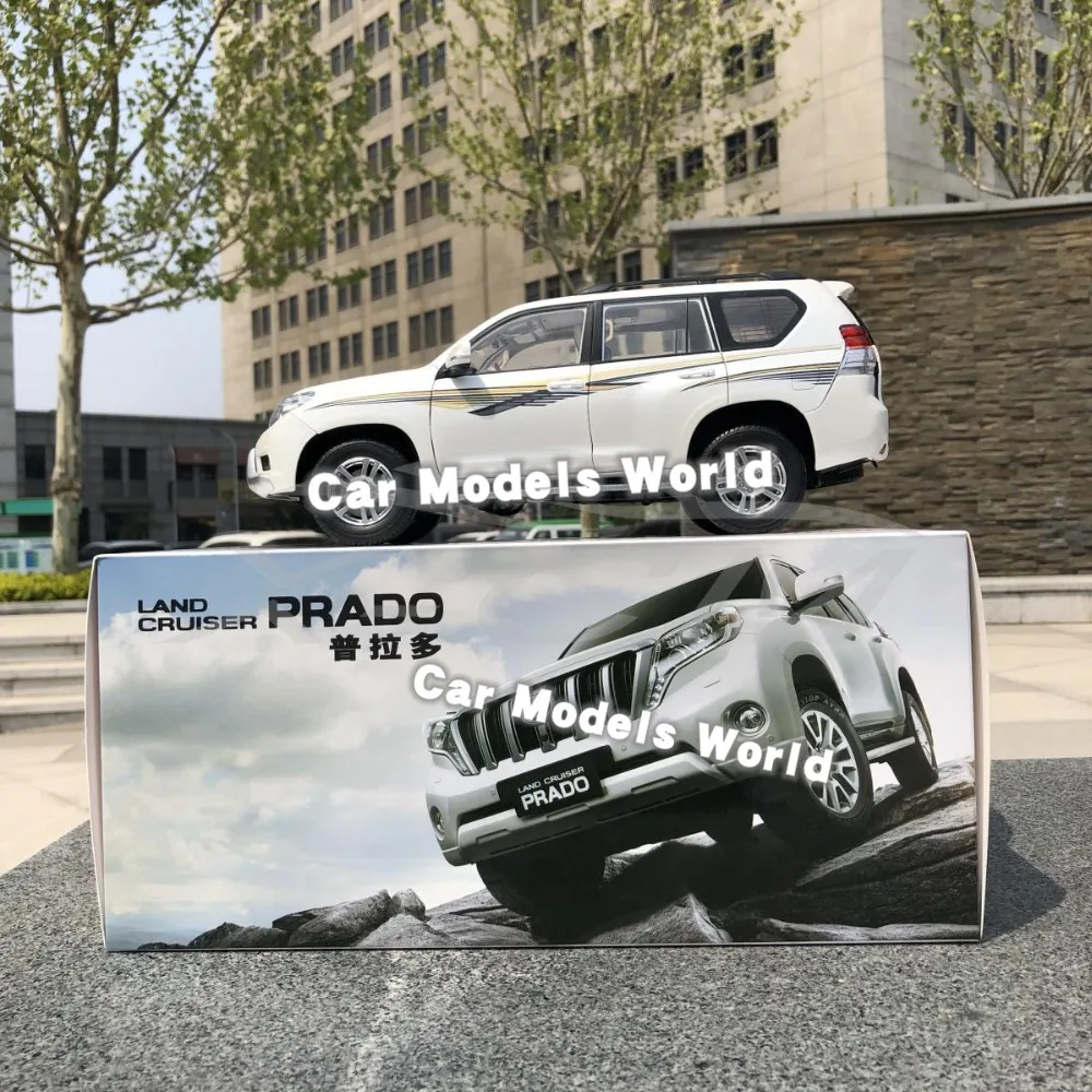 Литая модель автомобиля для Prado 1:18 (белый) + небольшой подарок! |