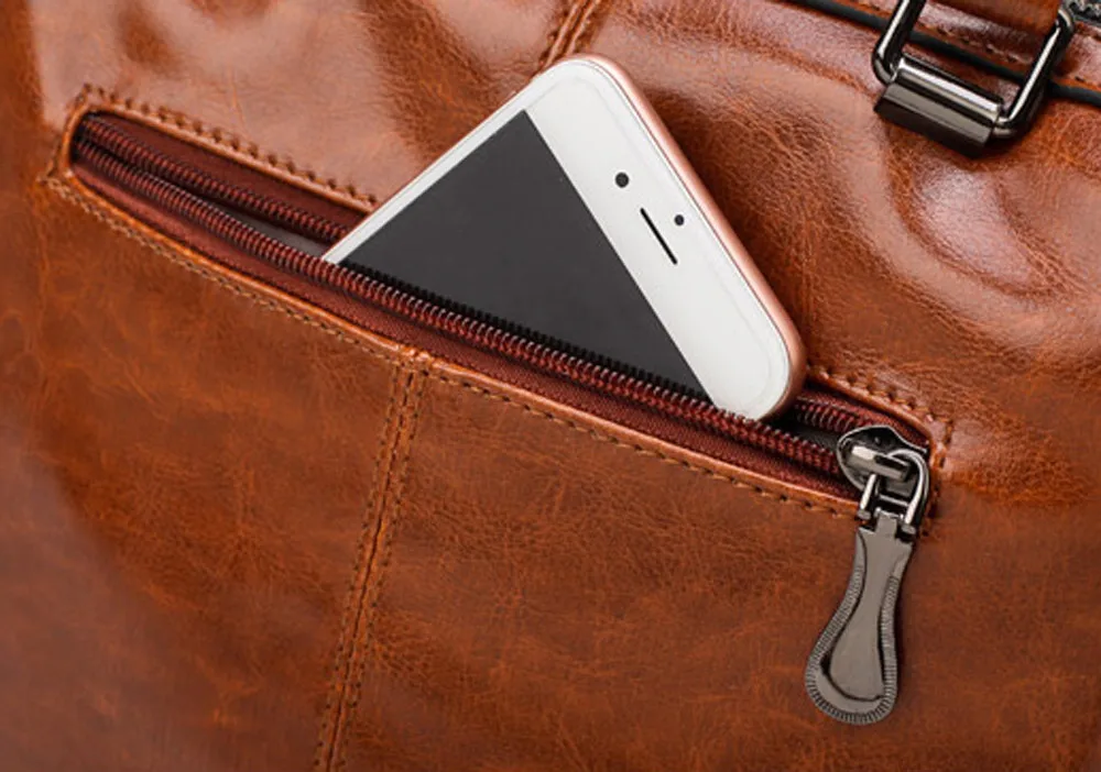 Сумка женская кожаная большая с заклепками через плечо 30 | Багаж и сумки