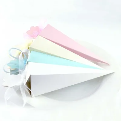 Милая разноцветная конфетная коробка в форме конуса для свадьбы свадебные