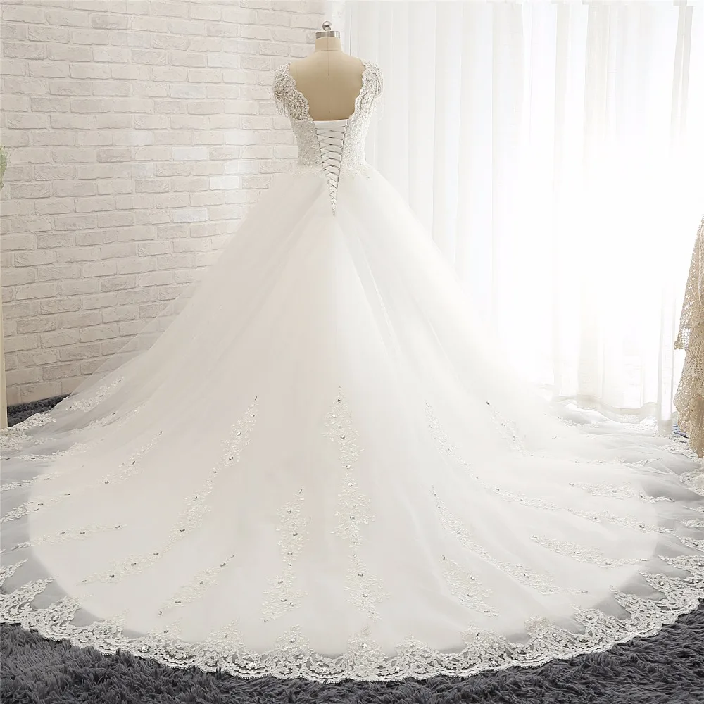 Новинка 2018 свадебное платье бальное с V-образным вырезом и коротким рукавом