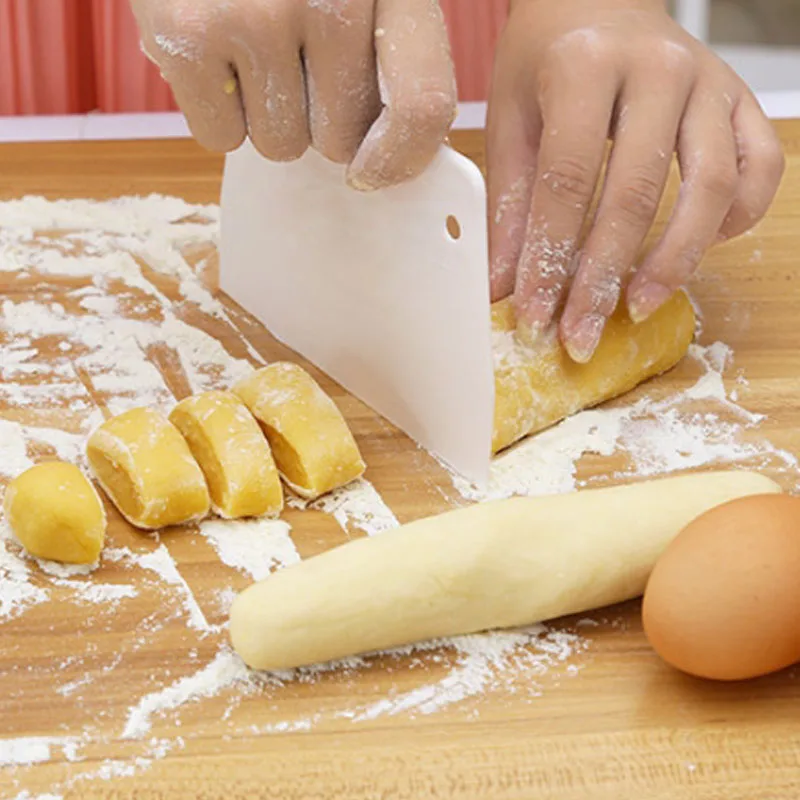 Удобный пластиковый скребок для резки теста кухонные аксессуары 1 шт.