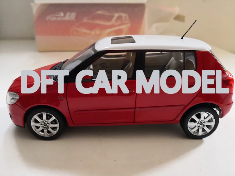 1:18, новинка, FABIA, литая под давлением модель автомобиля, игрушки для детей, коллекция рождественских подарков, оригинальная коробка, для детей