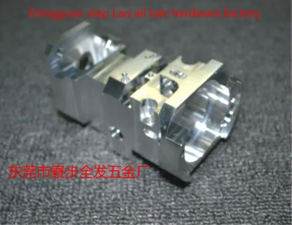 

Подвергая механической обработке части, могут небольшие заказы, обеспечивая образцы, высокое качество