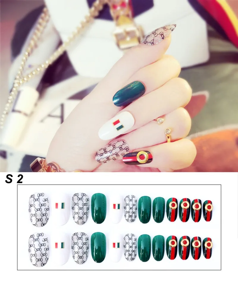 24 Pcs/Set False Nails Full Cover Artificial Fake Nails Press On Tips Painted Design Stickers Short Art Tips with Color Cute Red - Цвет: S 2