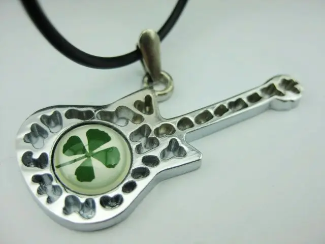 20 шт. натуральный зеленый трилистник Ювелирная скрипка дизайн в виде