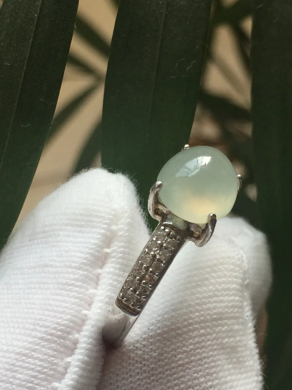 Изысканное ювелирное женское кольцо из натурального нефрита | Украшения и