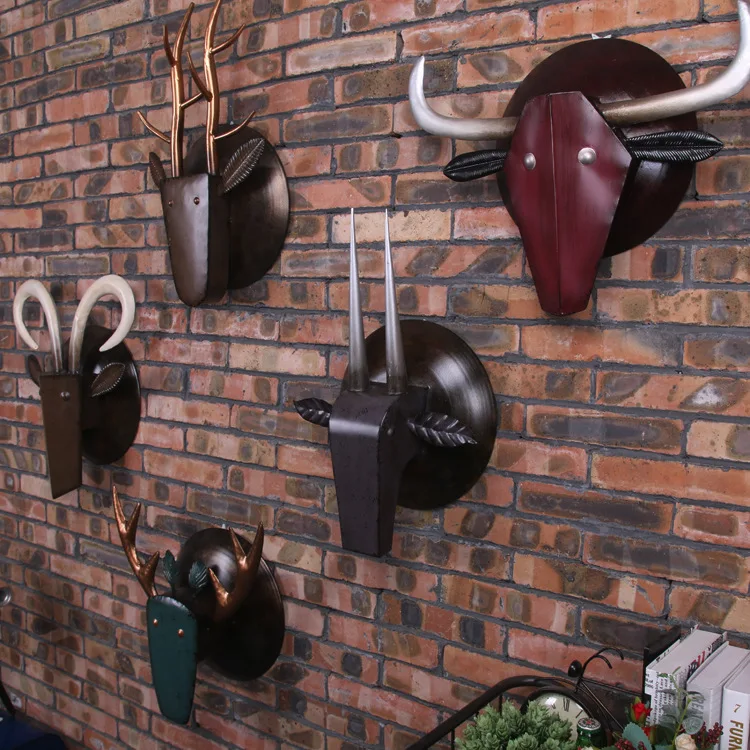 Лофты в американском ретро стиле декоративные металлические стены голова оленя