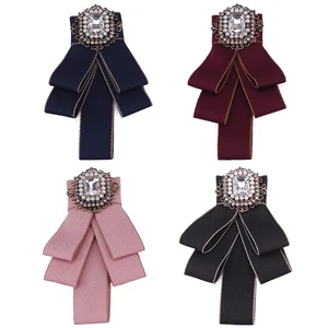 Галстук-бабочка женский, акриловый, с жемчугом и кристаллами