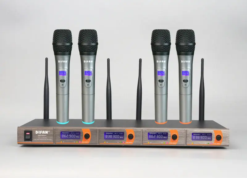 

4 Channel VHF Handheld Wireless Microphone Mic System SM-5520