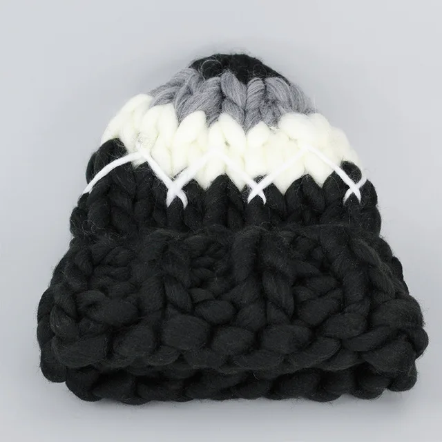 Black and Gray Вязаные шерстяные шапки помпон шапка с помпоном женщин skullies шапки теплая шапка осень зимняя шапка женские - Цвет: Black and Gray