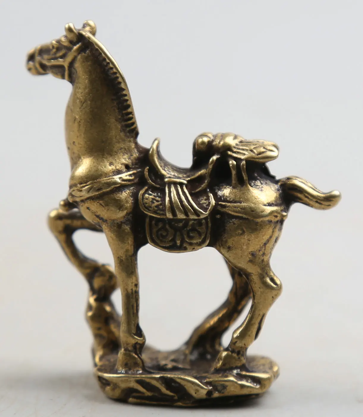 

55MM/2.2"Collect Curio Rare China Fengshui Bronze Exquisite Animal 12 Zodiac Year Horse Fly Gallant Horse Pendant Statue 67g