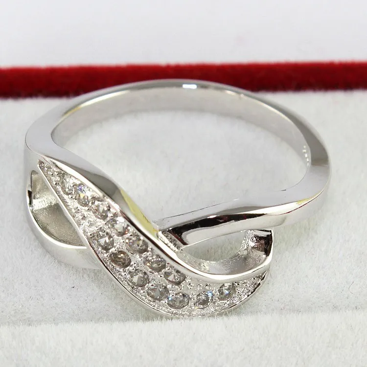 Эксклюзивные кольца для девочек свадебные с австрийскими кристаллами женское