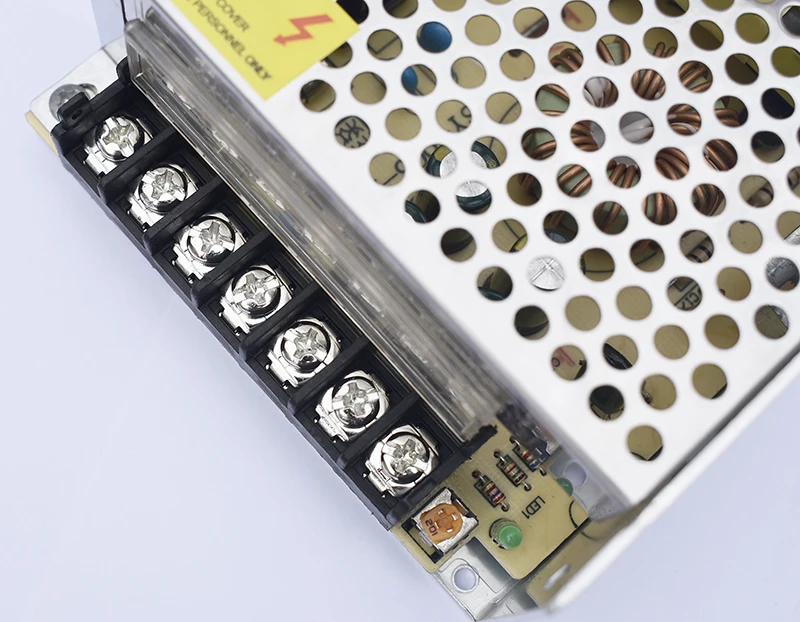 Высокое качество DC12V Трансформаторы освещения Светодиодный драйвер адаптер