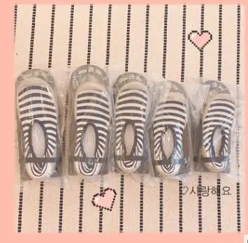black white strip Новинка; мягкая обувь для девочек; детская обувь для пола; модели для родителей и детей; женская обувь для малышей; домашняя обувь - Цвет: black white strip